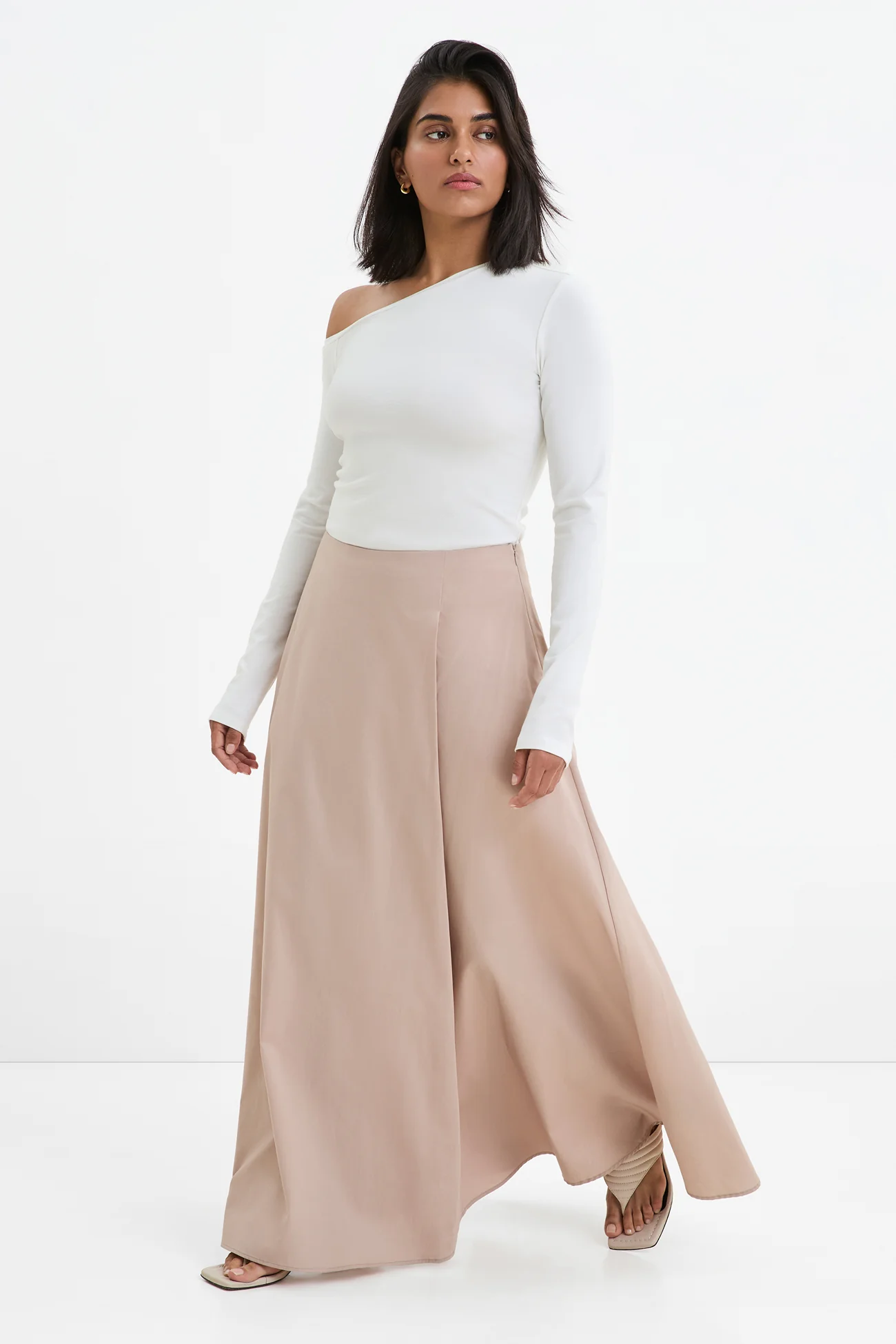 12806-bidwell-skirt-1.webp Bidwell Skirt