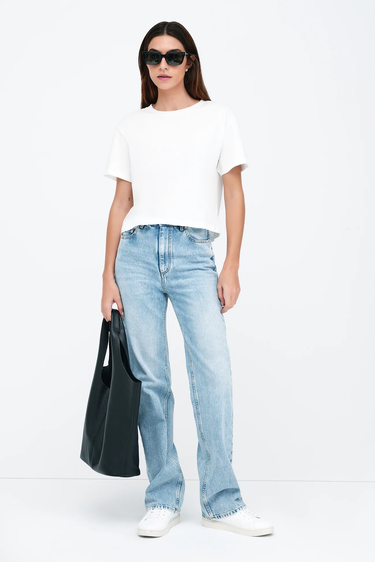 17300-rya-tee-12.webp Rya Tee