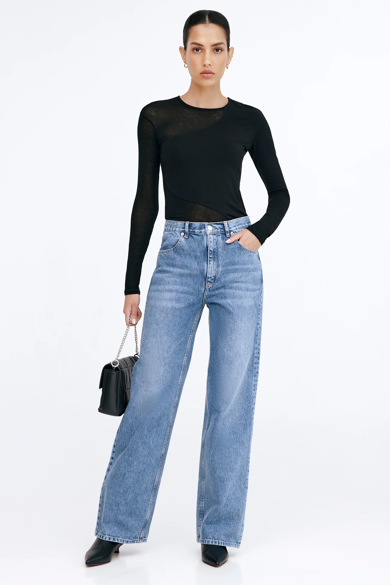 23431-casey-top-14.webp Casey Top