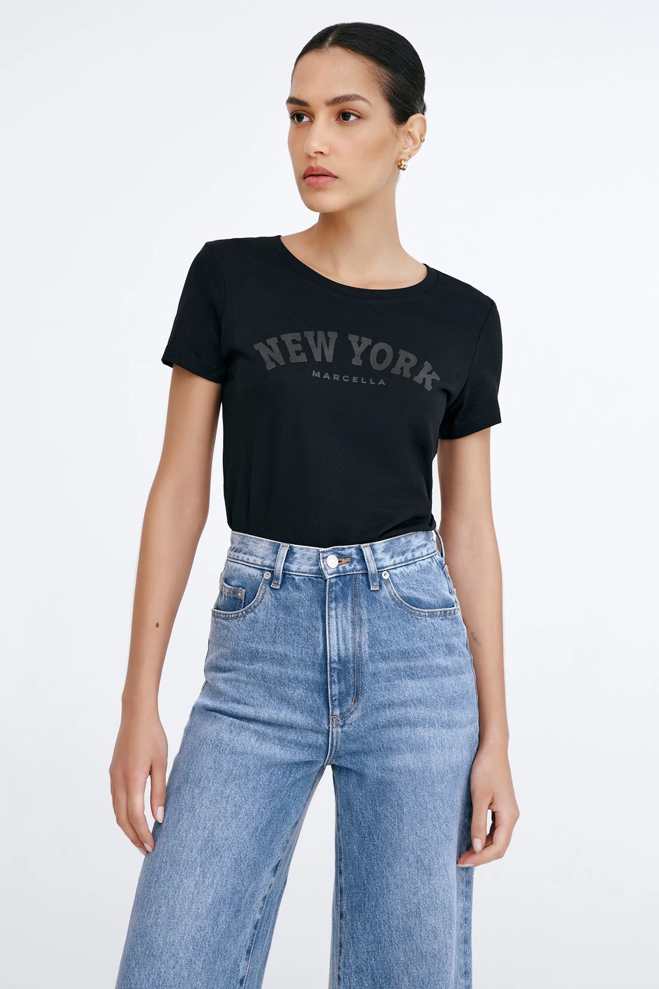 24102-the-monochrome-new-york-tee-10.webp The Monochrome New York Tee
