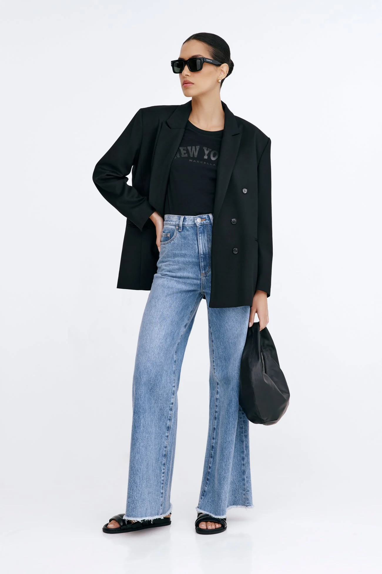 24102-the-monochrome-new-york-tee-11.webp The Monochrome New York Tee