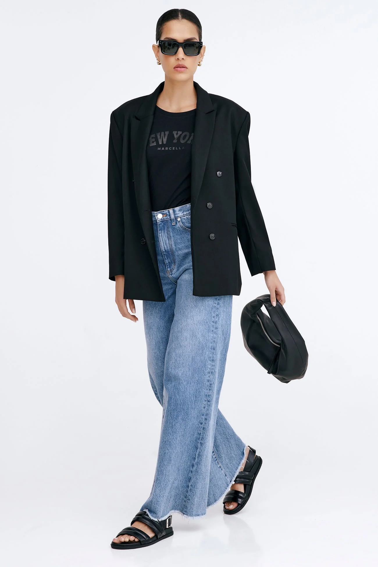 24102-the-monochrome-new-york-tee-14.webp The Monochrome New York Tee