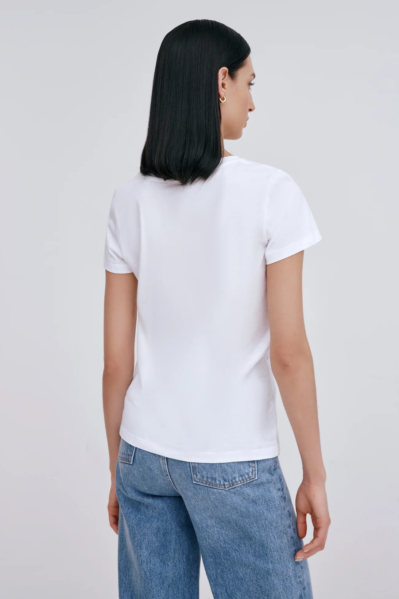 24102-the-monochrome-new-york-tee-3.webp The Monochrome New York Tee