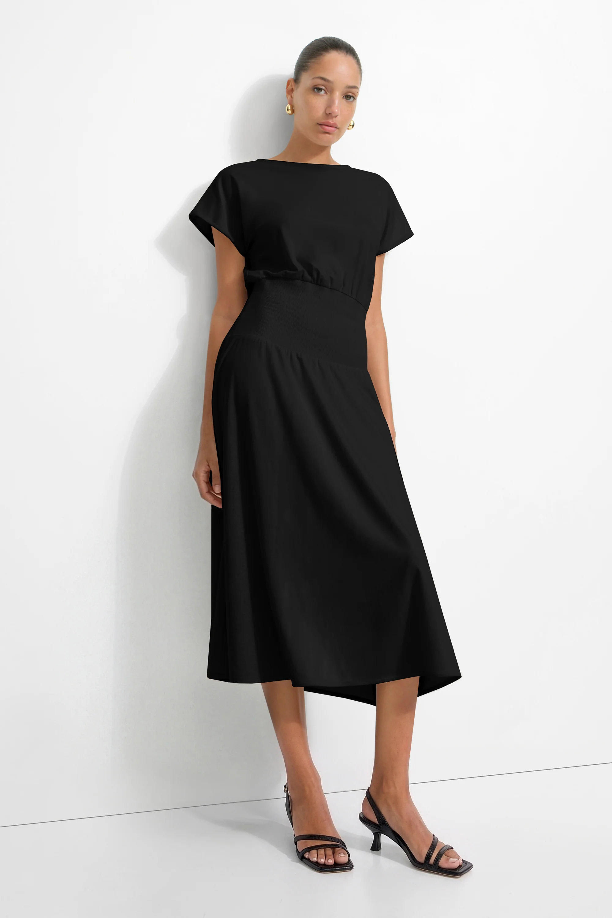 528-suvi-dress-1.webp Suvi Dress