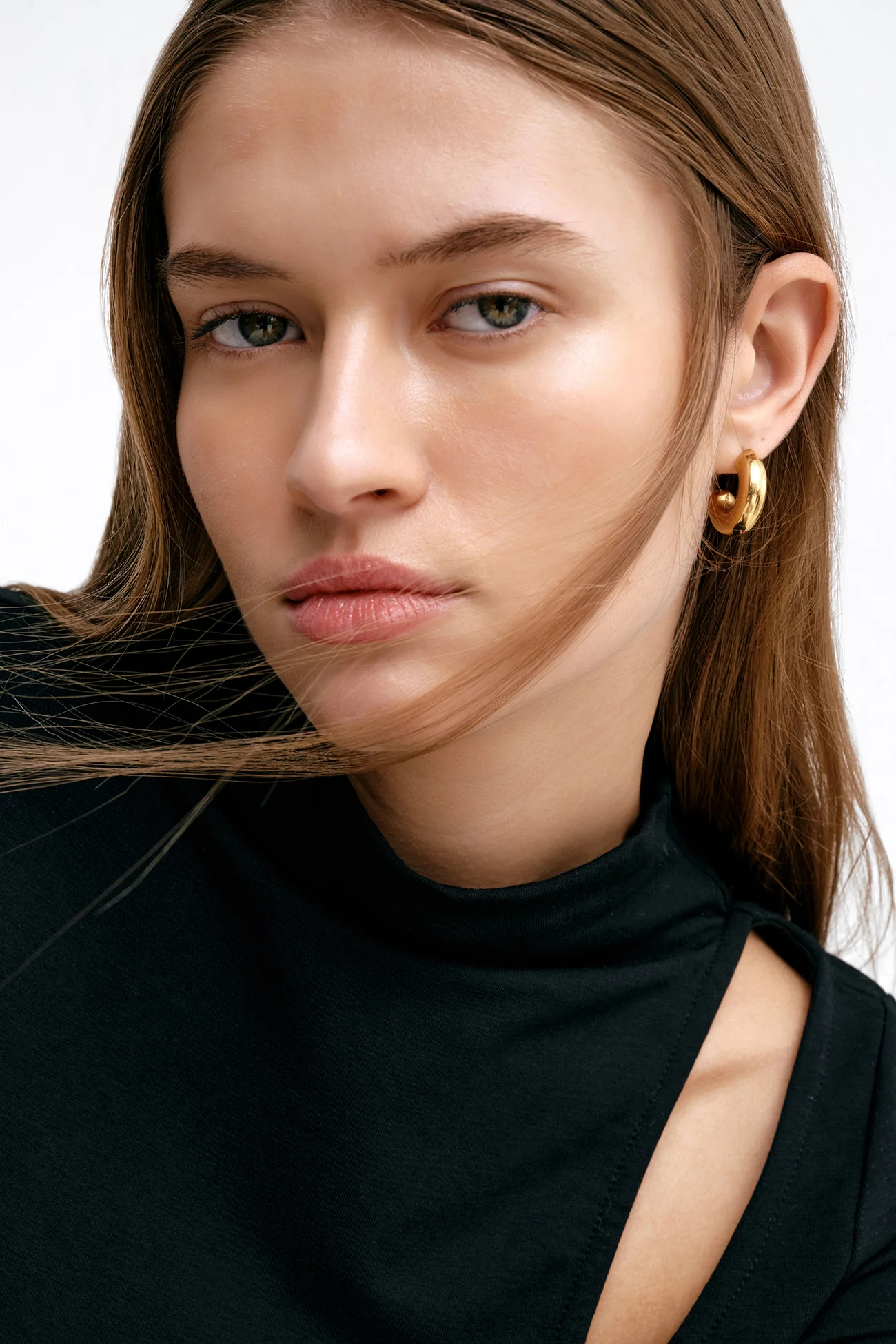 5682-yona-hoops-1.webp Yona Hoops