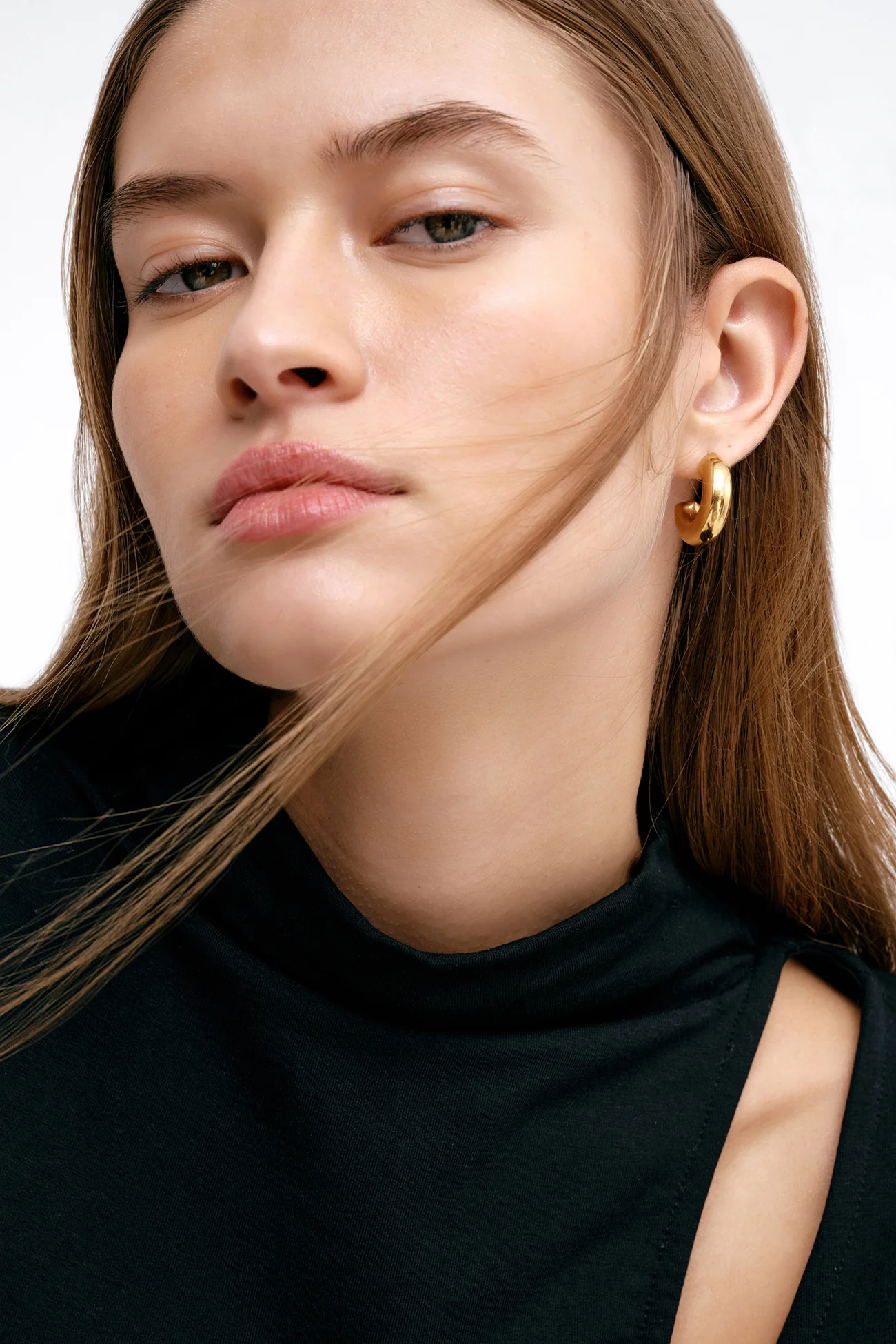 5682-yona-hoops-4.webp Yona Hoops