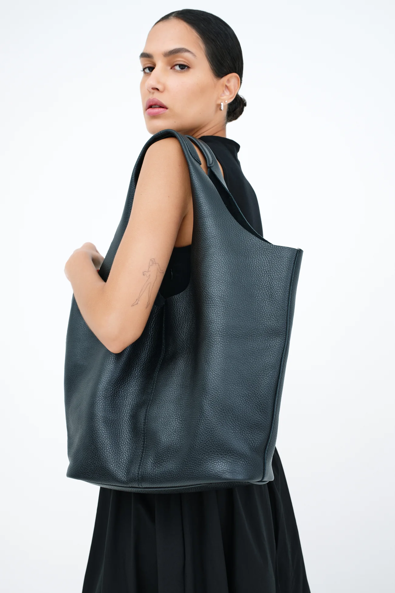 6110-elmhurst-tote-1.webp Elmhurst Tote