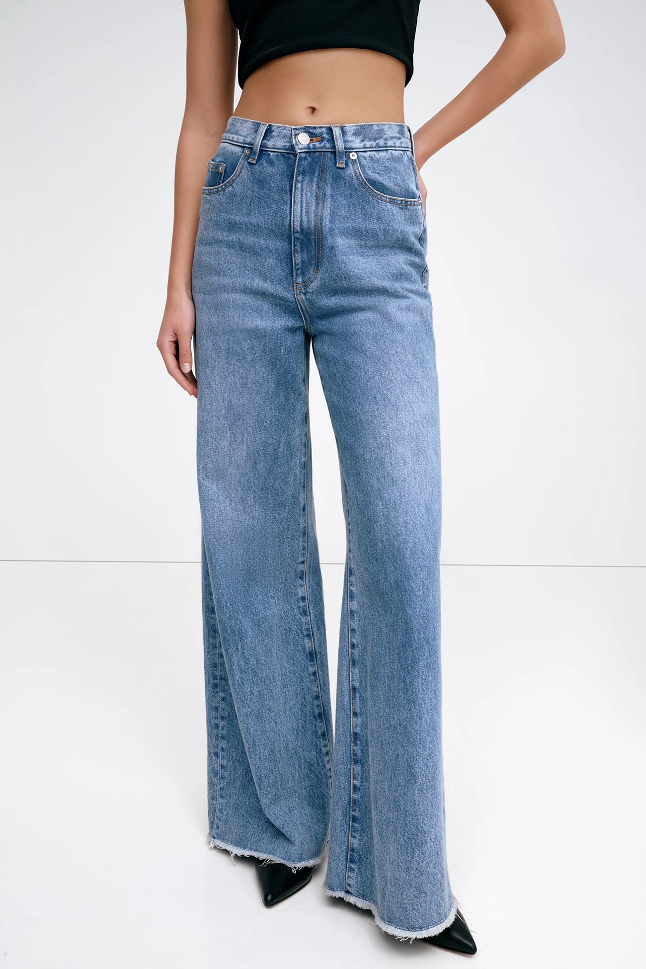 8650-mccarren-jeans-1.webp McCarren Jeans
